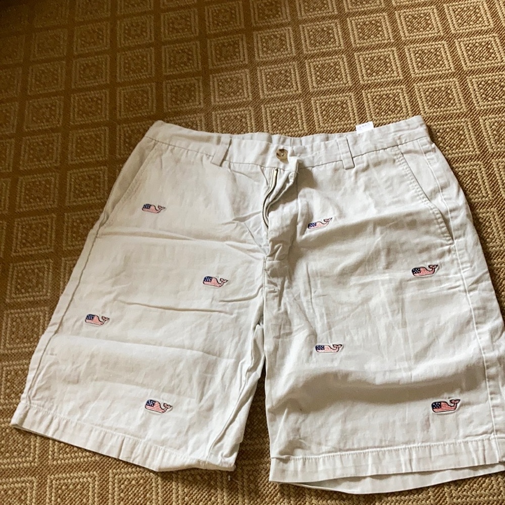 Vineyard Vines men’s khakis